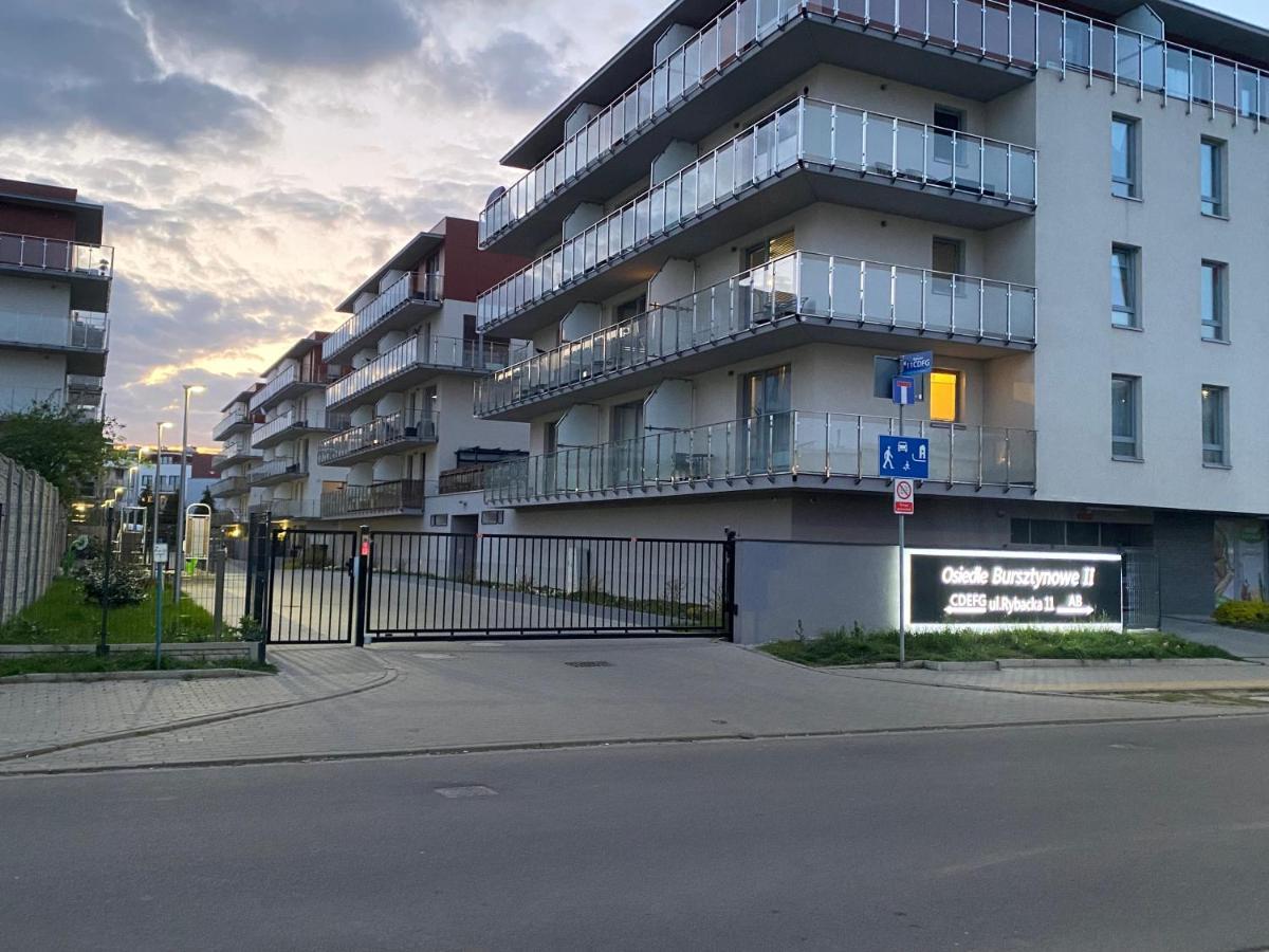 Апартаменты Kolobrzeg Apartament 2 Pokojowy Bursztynowe Экстерьер фото